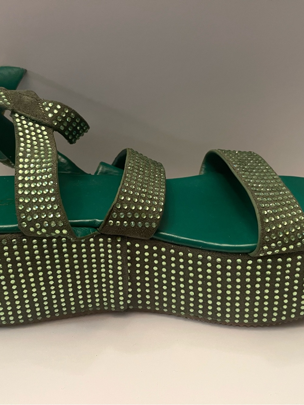New Women’s Green Rhinestone Platform Sandals